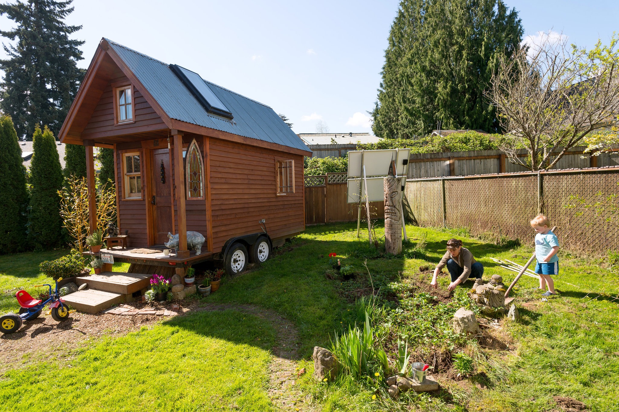 dee-williams-tiny-house-and-garden - padtinyhouses